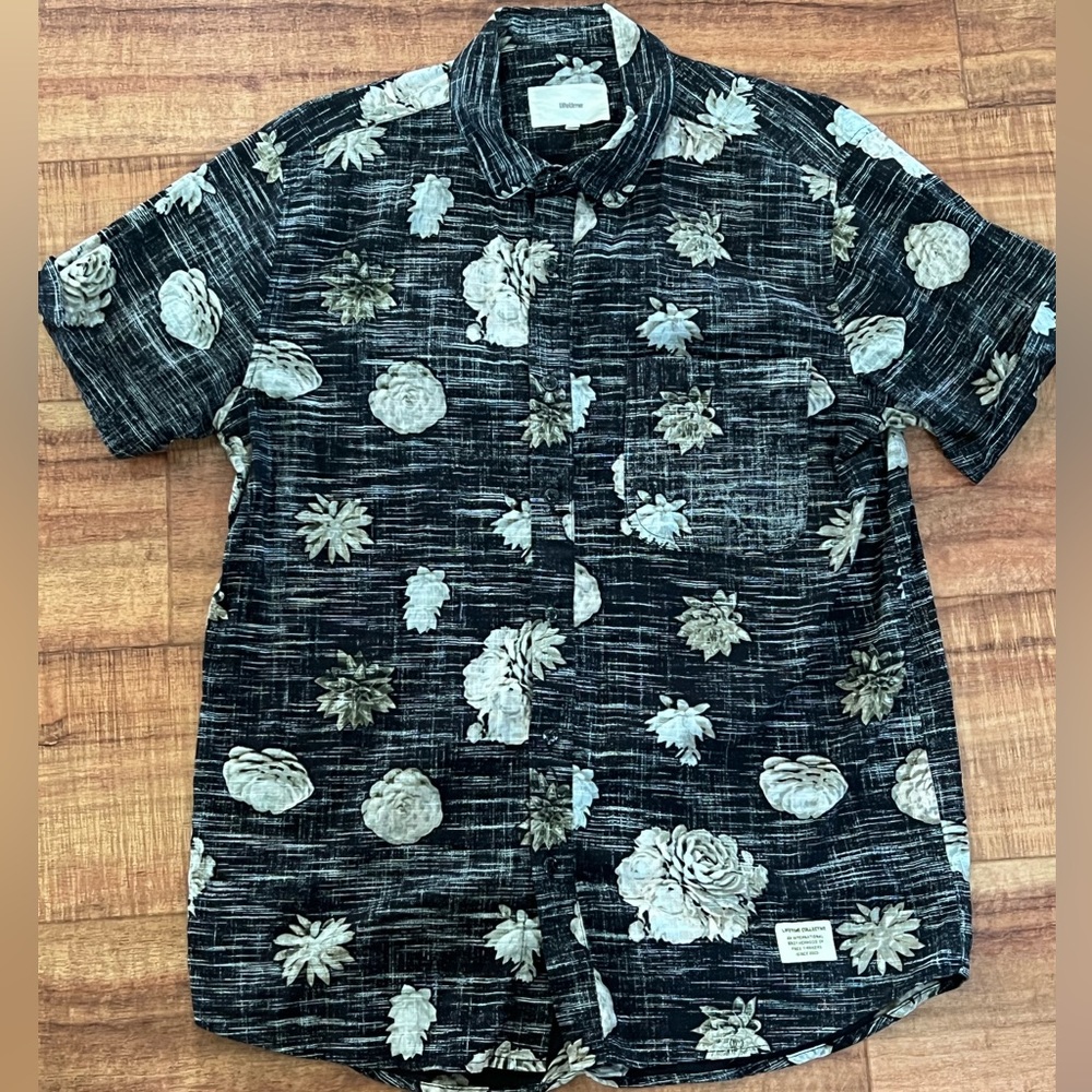Lifetime Collective black printed aloha shirt NWOT